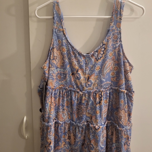 Absolutely Famous Womans Large Periwinkle Multi Color Sleeveless Top - Picture 3 of 3